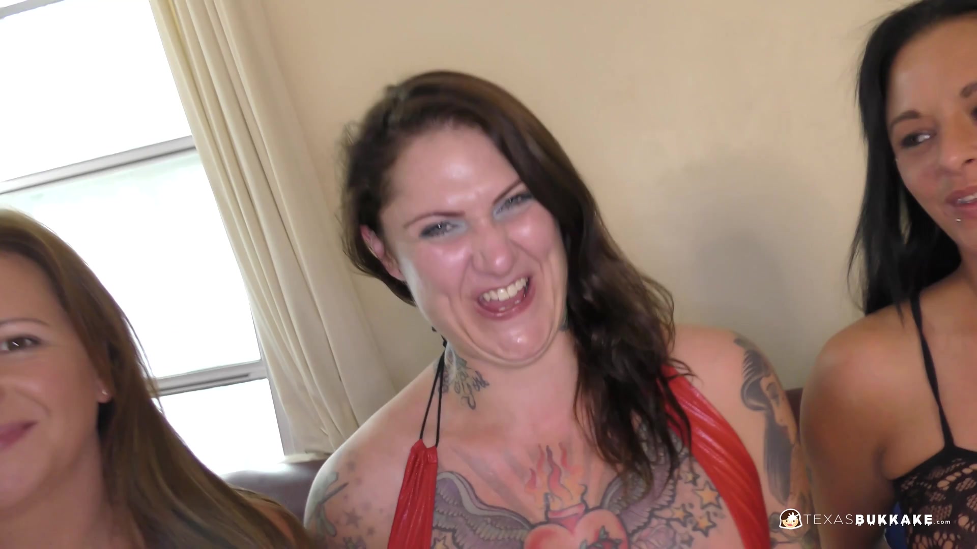 Intimate 3-girl bukkake party